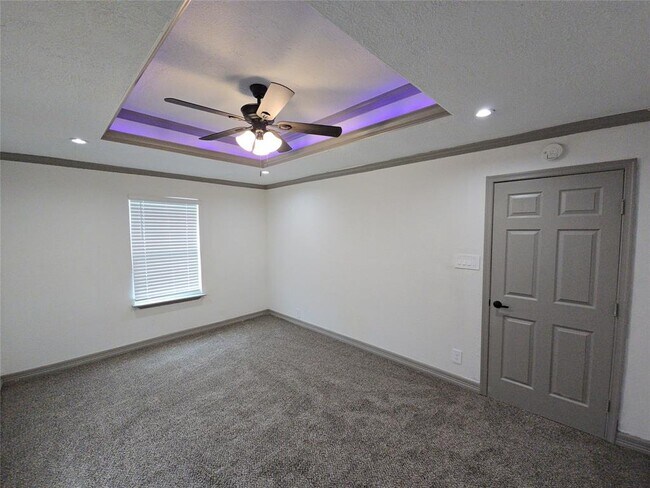 Building Photo - 9010 Linda Vista Rd