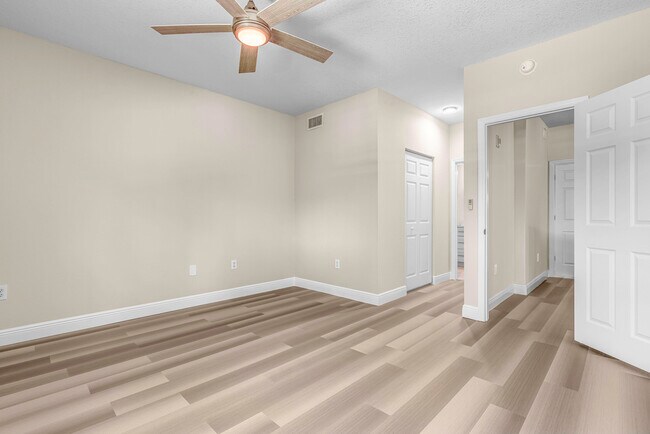 Building Photo - 2802 Sarento Pl