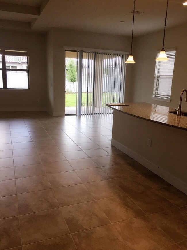 Building Photo - Dr Phillips area 4 bed 3 1/2 bath home