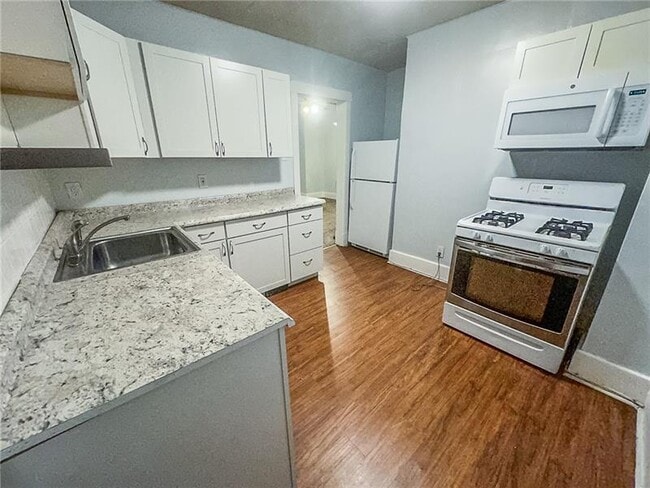 Building Photo - 1244 Hillsdale Ave