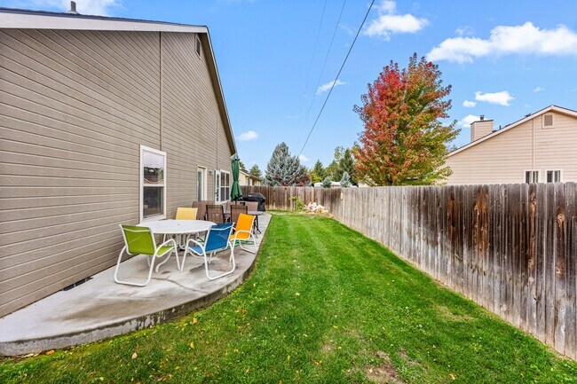Building Photo - 11116 W Wild Iris St