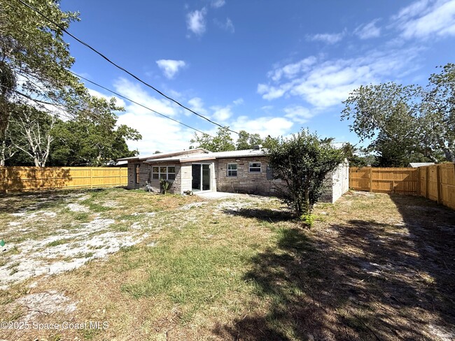 Building Photo - 2307 King Richard Rd