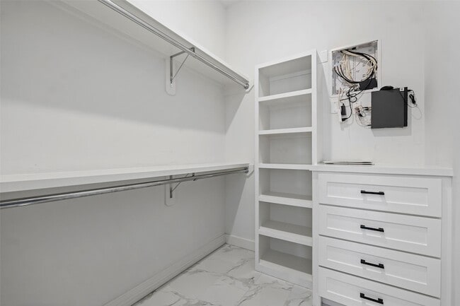 Building Photo - 17807 Glenwolf Dr