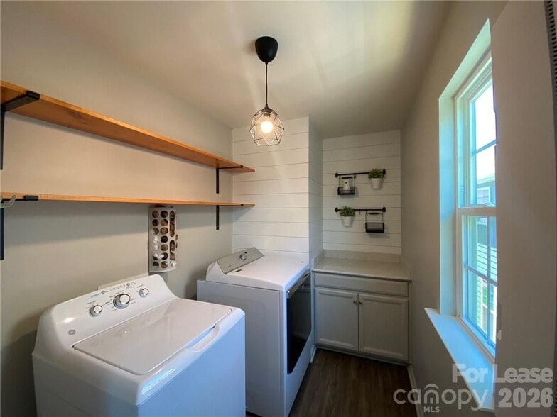 Building Photo - 6434 Raffia Rd