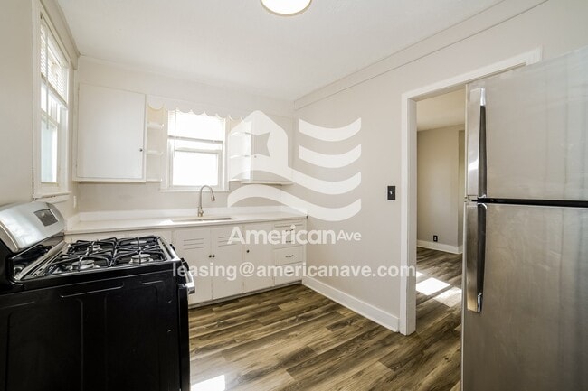 Building Photo - 3624 N Finnell Ave