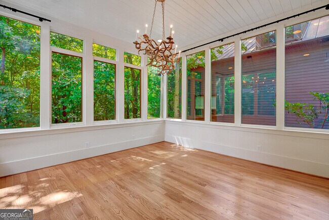 Building Photo - 9043 Selborne Ln