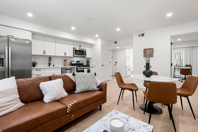 Living Room - 2430 Prospect