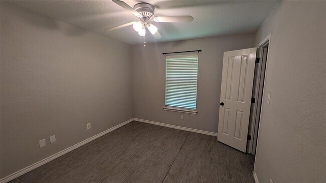 Building Photo - 1800 Pearce Ct