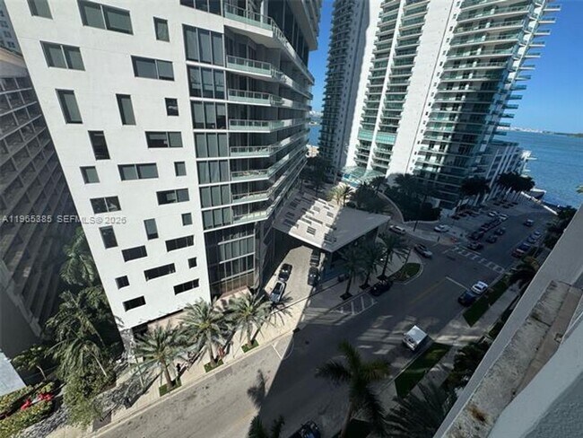 Building Photo - 170 SE 14th St