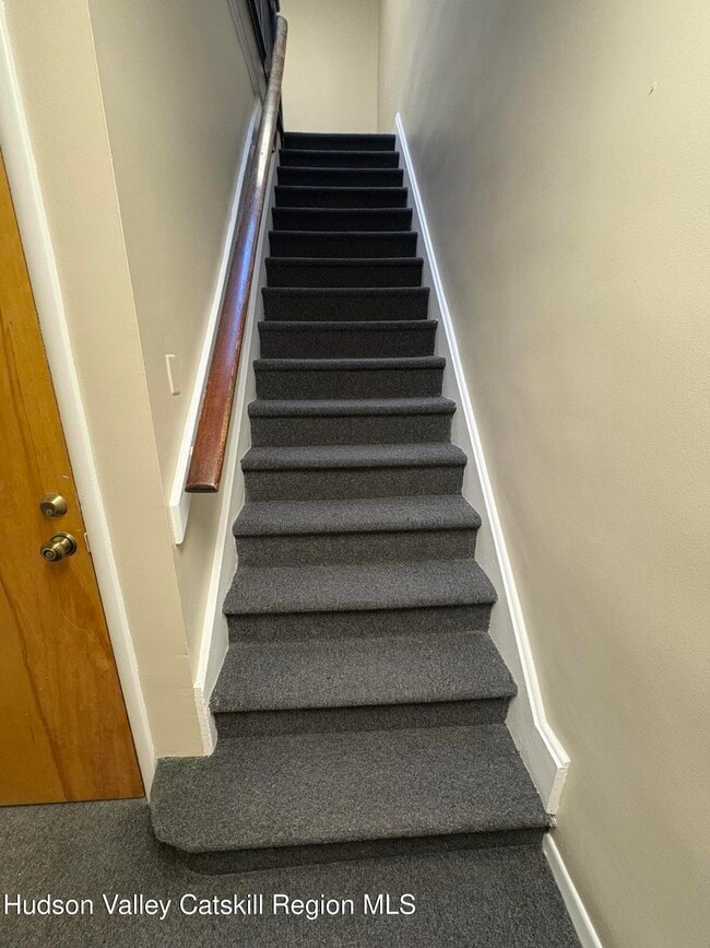 Building Photo - 302 Wall St