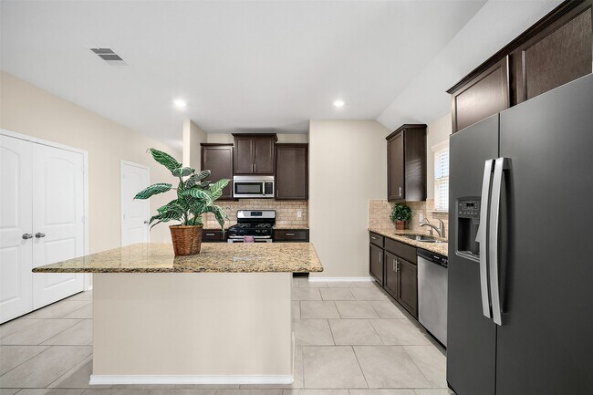 Building Photo - 23626 Legano Dr