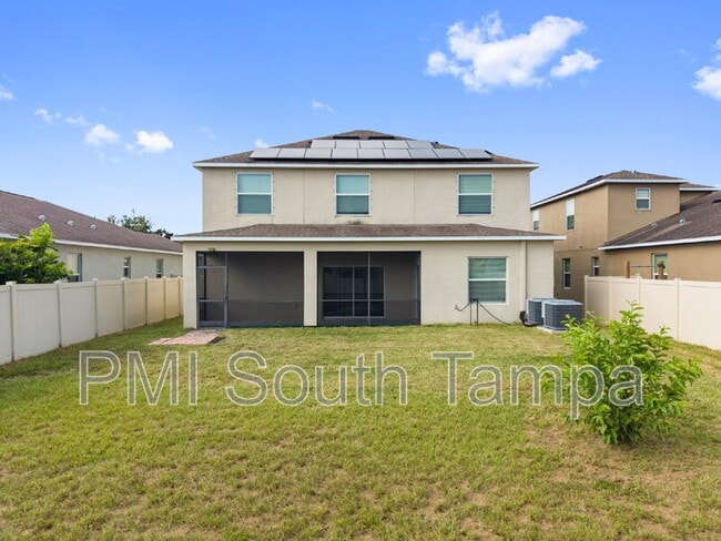 Building Photo - 13740 Newport Shores Dr