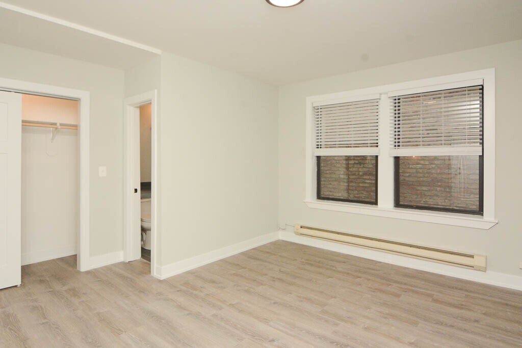 Building Photo - 4349 N Damen Ave