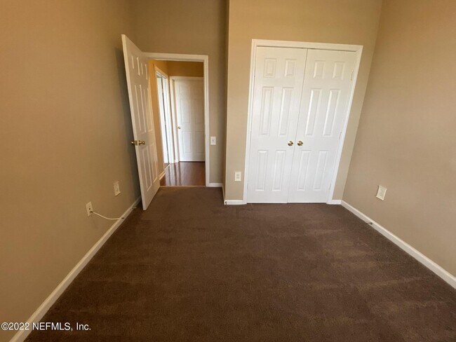 Building Photo - 7990 Baymeadows Rd