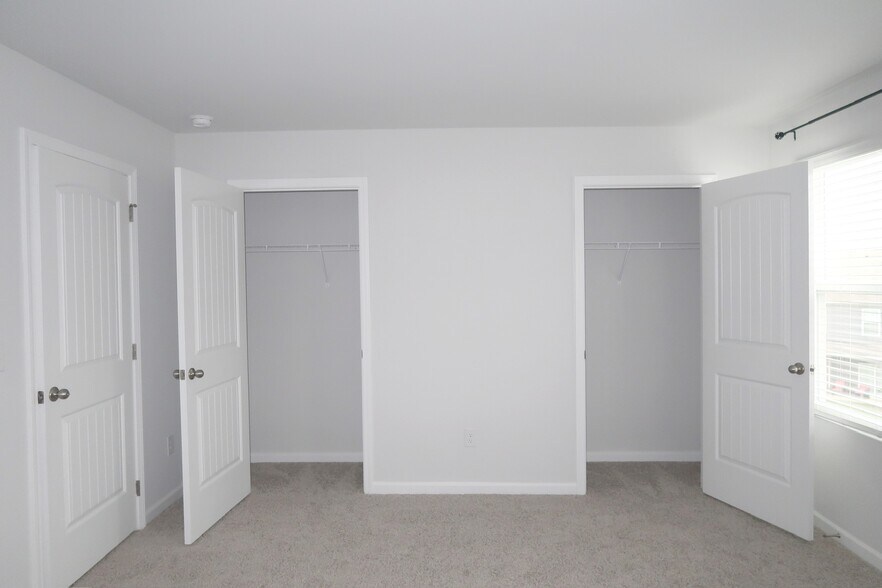 Building Photo - 911 Highfield Way