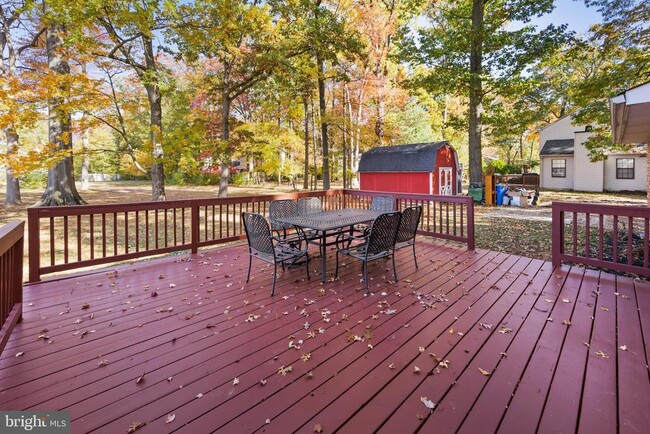 Building Photo - 24 Maple Ave