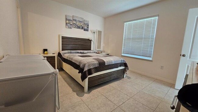 Building Photo - 4353 Desert Rose Ave