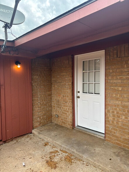 Building Photo - 3225 Crites St