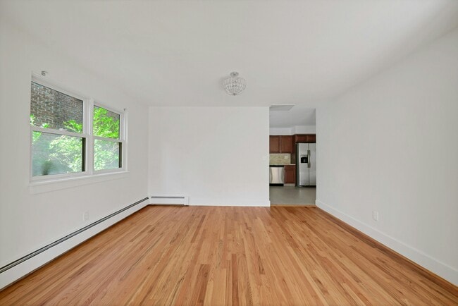 Building Photo - 2413 Hammett Ave