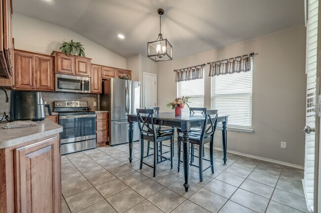 Building Photo - Deer Creek Schools