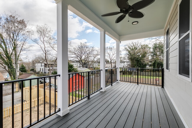 Building Photo - 313 W 26th St