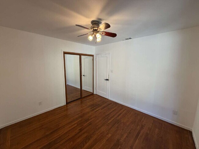 Building Photo - Charming 3-Bedroom Martinez Home with Cozy Fireplace & Spacious Living!