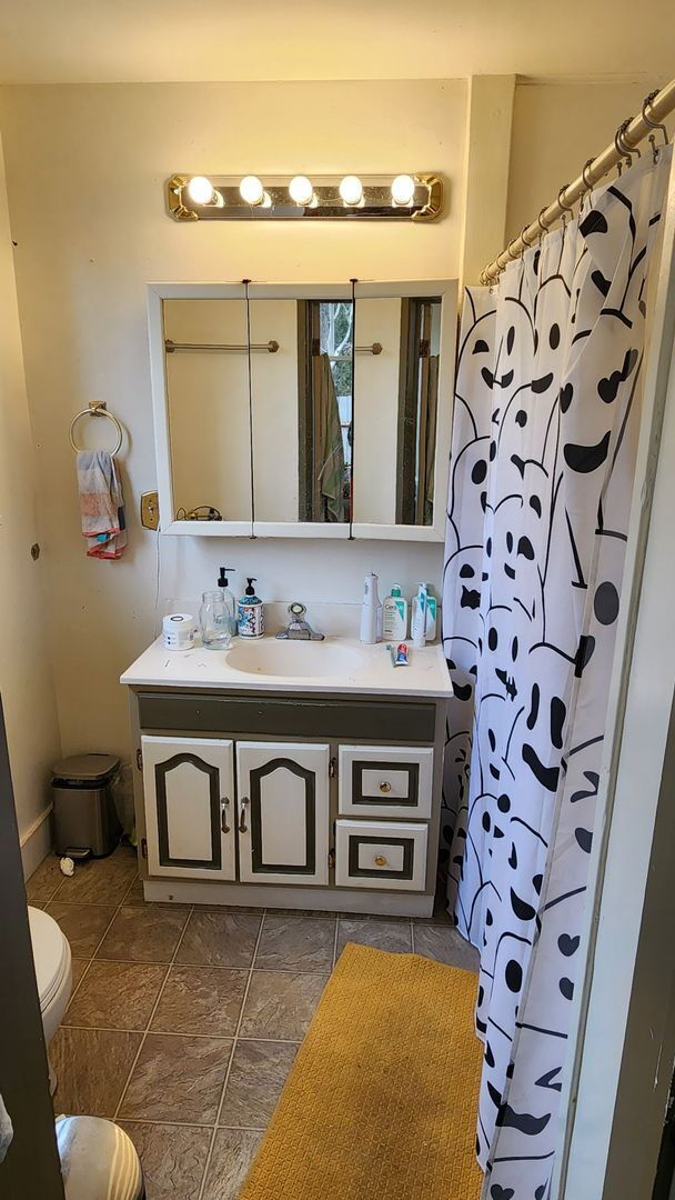 Building Photo - Sunnyland 5BR Near Trader Joe's – Walk to Schools, Private Yard, Pet Friendly | Pre-Leasing Aug 2026