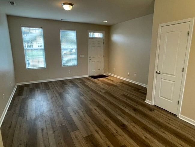 Building Photo - 2 BR/2.5BA | Newly Renovated Single Family Home | Assigned Parking Space | Fenced Patio