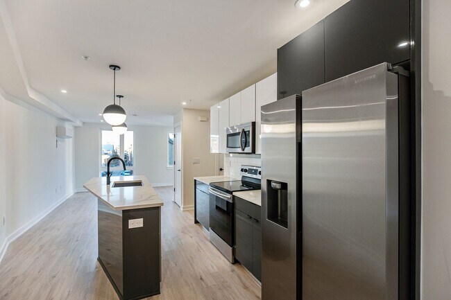 Building Photo - 933 N 29th St