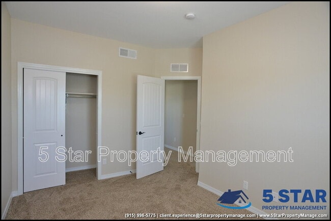 Building Photo - 806 TS Daniel Cadena Dr