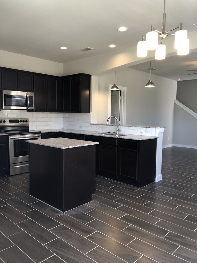 Building Photo - LUXURY 2 STORY DUPLEX LOCATED IN MIDLOTHIA...