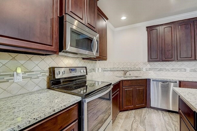 Building Photo - 2518 Adam Ln