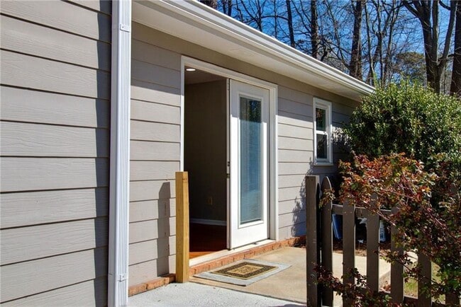 Building Photo - 3664 High Green Dr