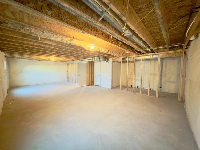 Building Photo - 414 W Snowberry Dr