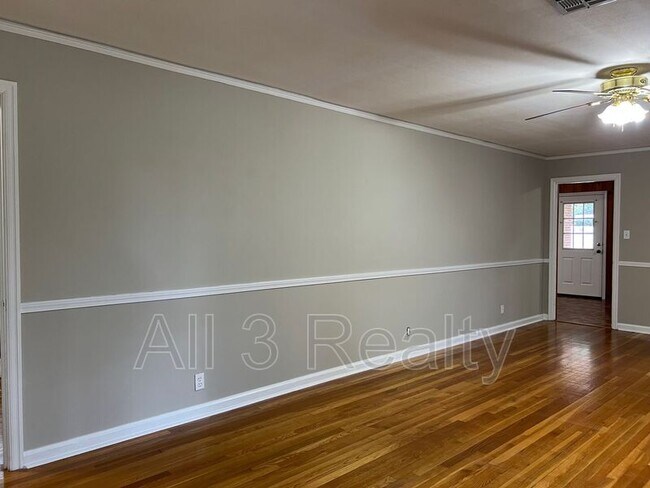Building Photo - 950 Hillman St