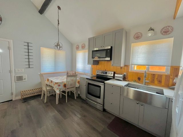 Building Photo - 813 Pinon Ln