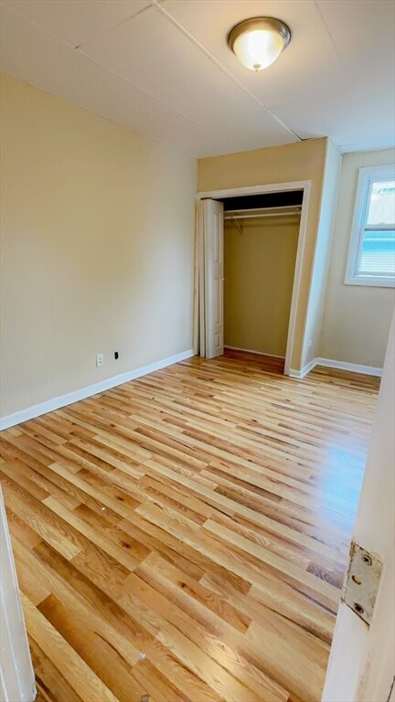 Building Photo - 118 Maple St