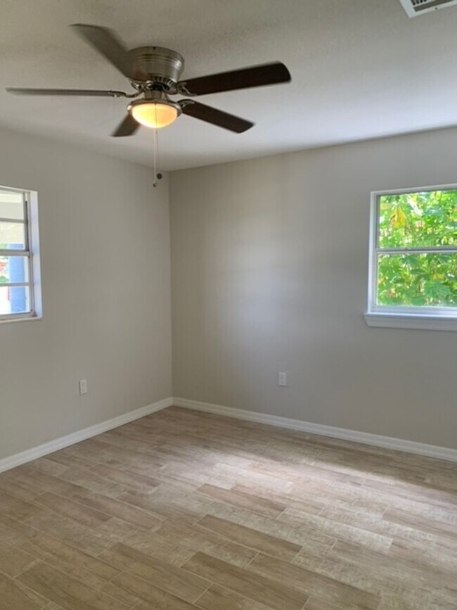 Building Photo - 2831 Eau Gallie Blvd