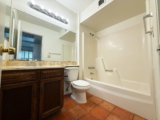 Building Photo - "Charming 3-Bedroom Oasis in Goodyear - Sp...