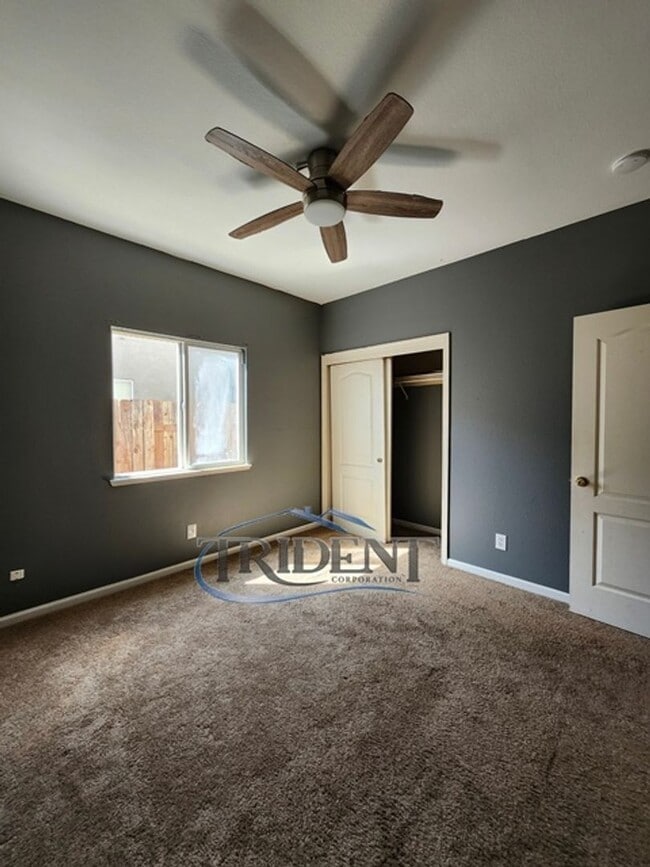 Building Photo - 3 bedroom, 2 bath house