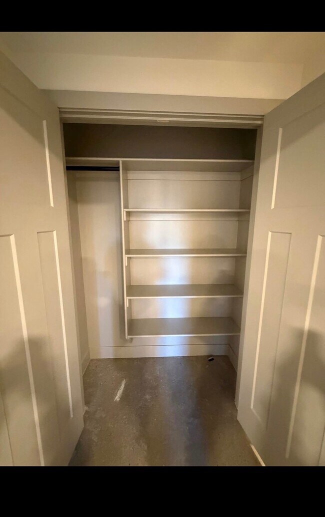 Building Photo - 417 S 50 W Cir