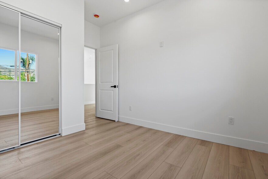 Building Photo - 11533 Dronfield Ave