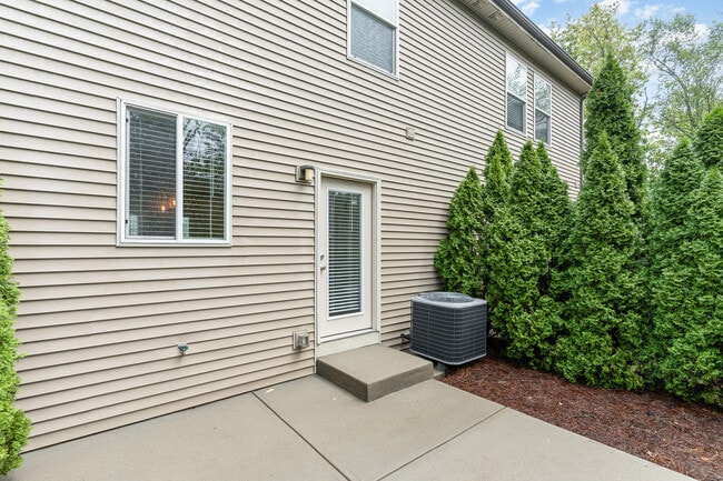 Building Photo - 489 S Arlington Rd
