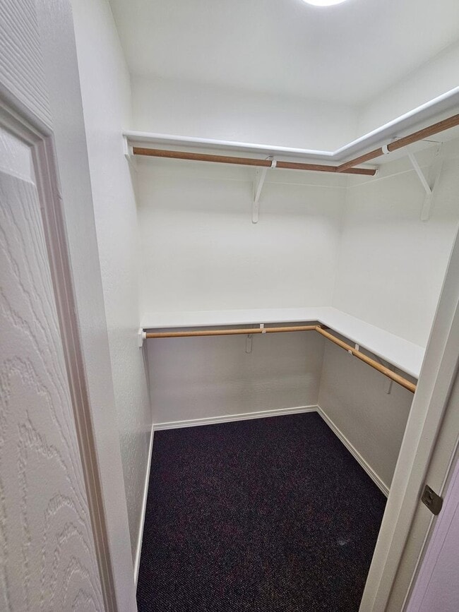 Building Photo - Excellent remodeled 2 bed 2 bath home in P...