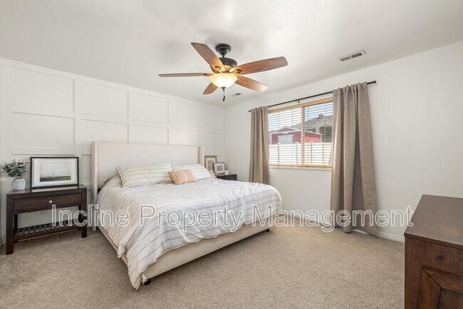 Building Photo - 702 Durham Dr