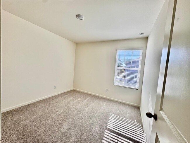 Building Photo - 323 Winton Wy