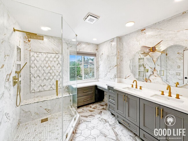 Building Photo - Price Reduced! Stunning Irvine 4BR Home – Private Yard & 2-Car Garage