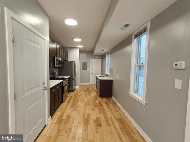 Building Photo - 924 N 15th St