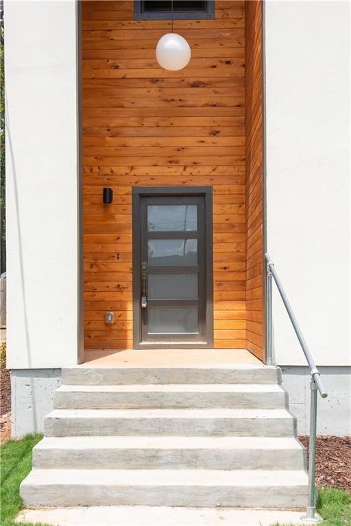Primary Photo - 1136 Boulevard Dr NE