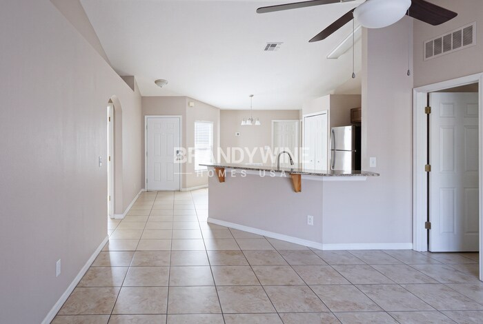 Building Photo - 424 Candler Ave